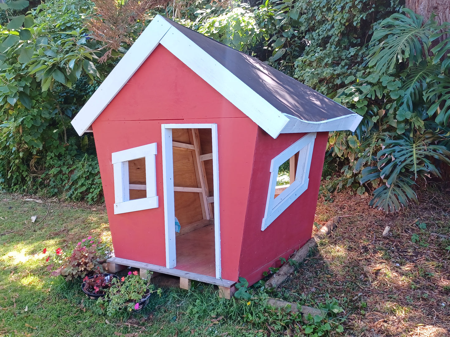 Childrens Play House | Wonky