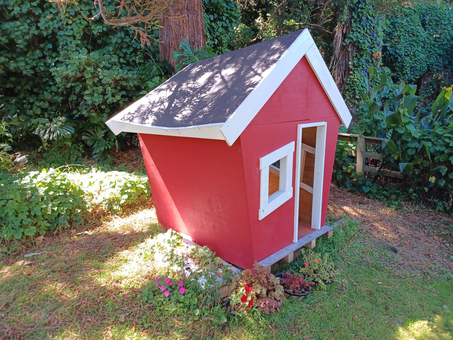 Childrens Play House | Wonky