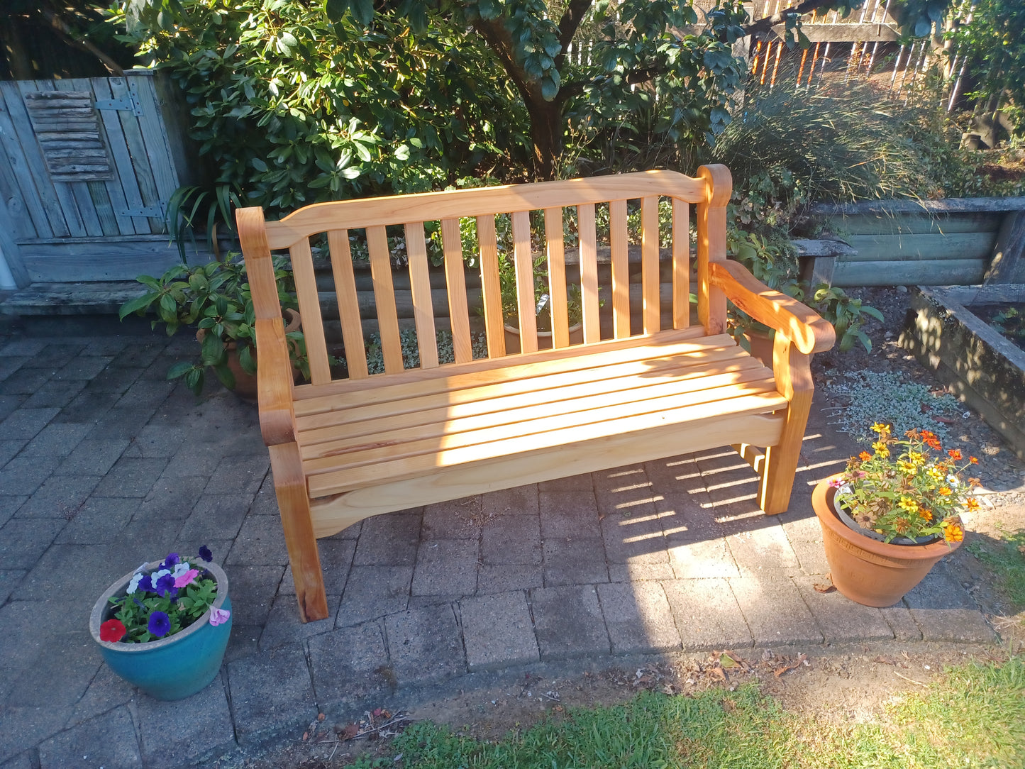 Garden Bench | English