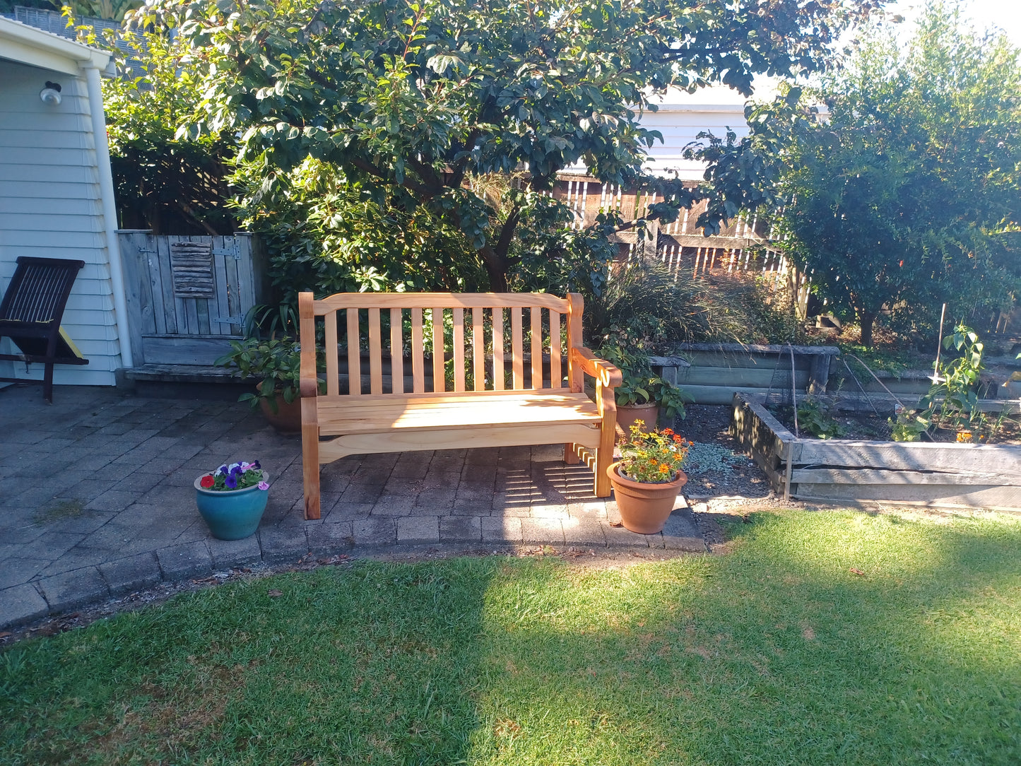 Garden Bench | English